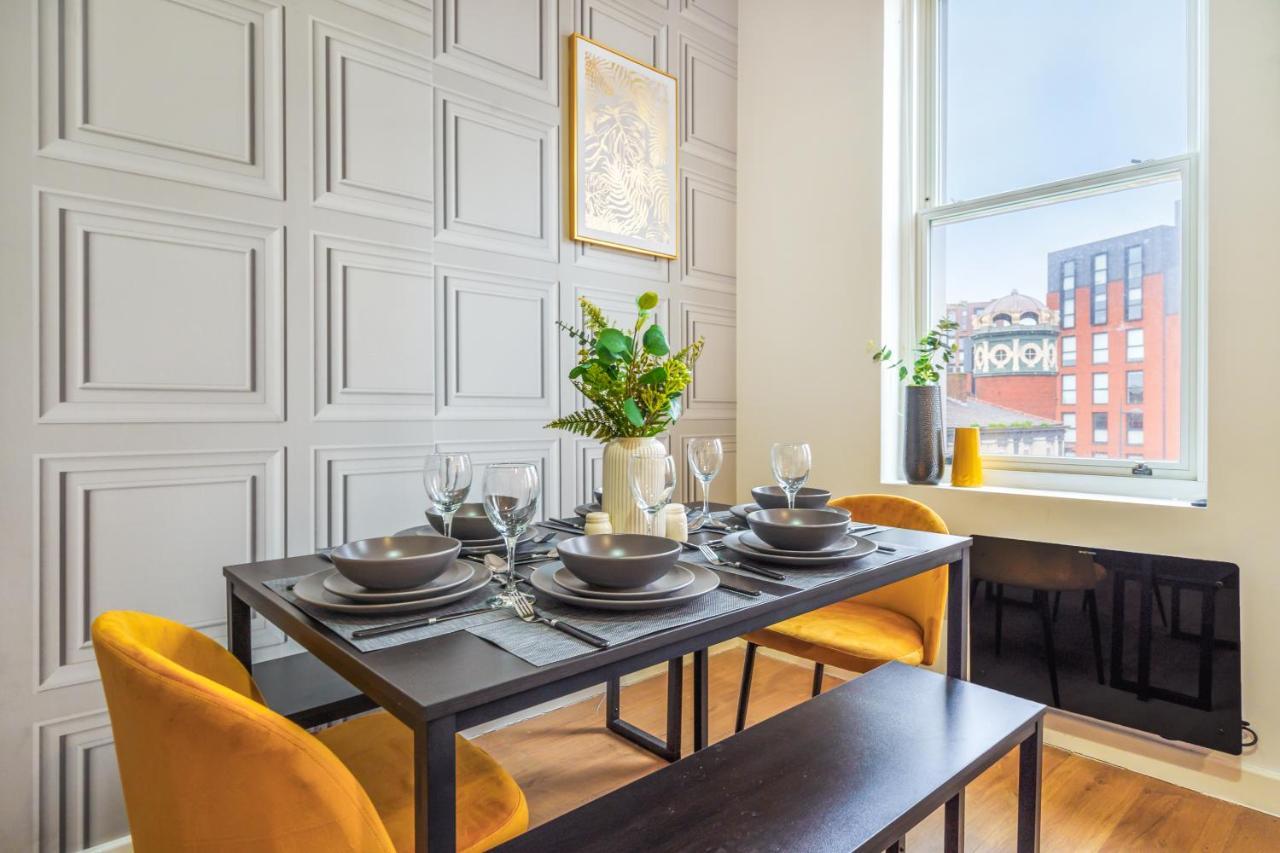 Spacious City Centre Apartment - Sleeps 8 リヴァプール エクステリア 写真