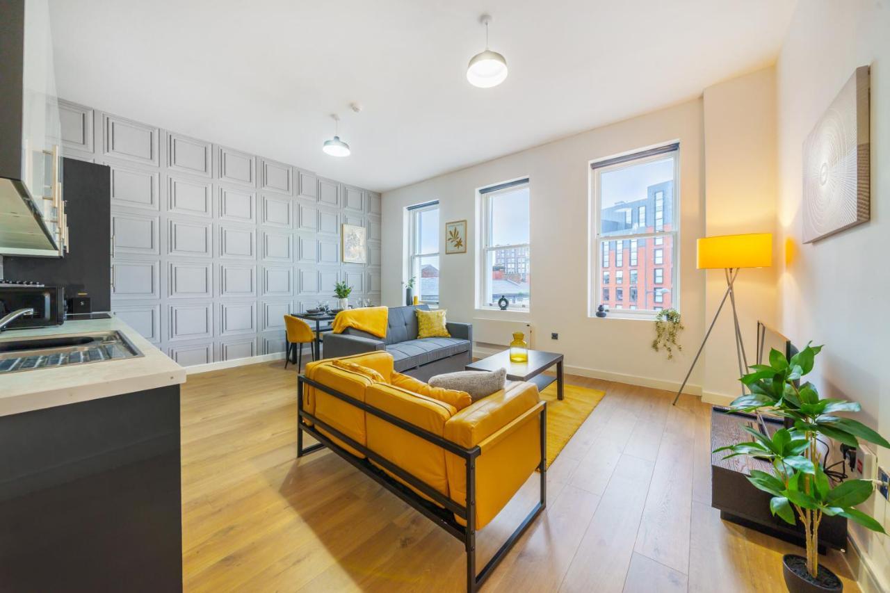 Spacious City Centre Apartment - Sleeps 8 リヴァプール エクステリア 写真